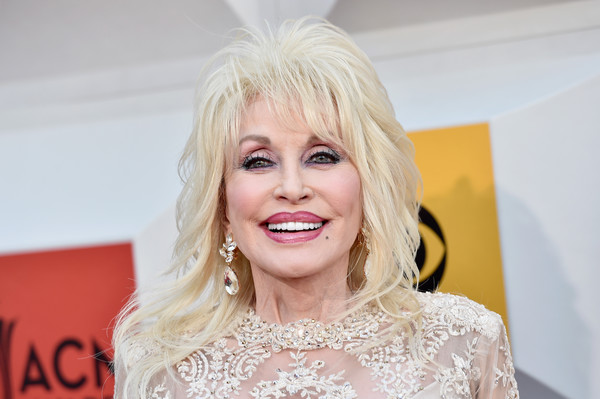 Dolly Parton to Receive the Willie Nelson Lifetime Achievement Award at the 50th Annual CMA Awards