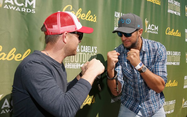 Celeb Secrets Country Hits Up Cabela’s Tic-Tac-Toe Archery Event with Luke Bryan & Justin Moore