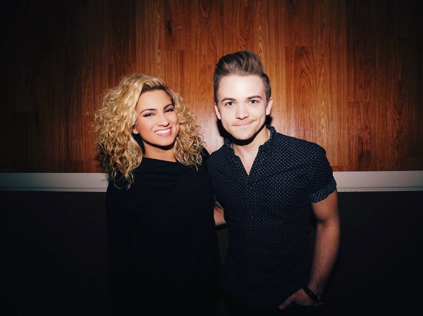 Hunter Hayes & Tori Kelly Reunite At The Ryman After 11 Years – Watch the Video!