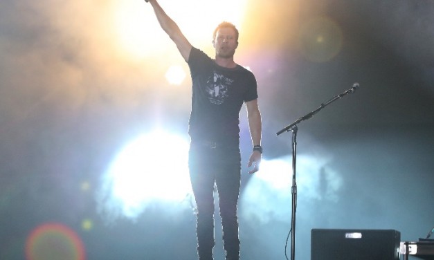 Tortuga Music Festival Prevails During Severe Weather on Opening Day – Day 1 Recap!