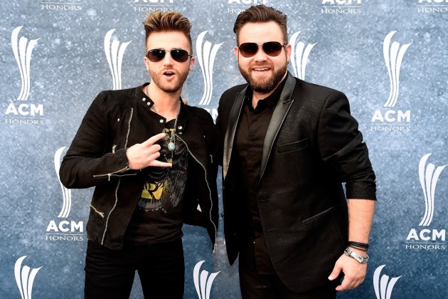 The Swon Brothers Show Us What Its Like to Tour with Carrie Underwood in New Two-Part Video – Watch Now!