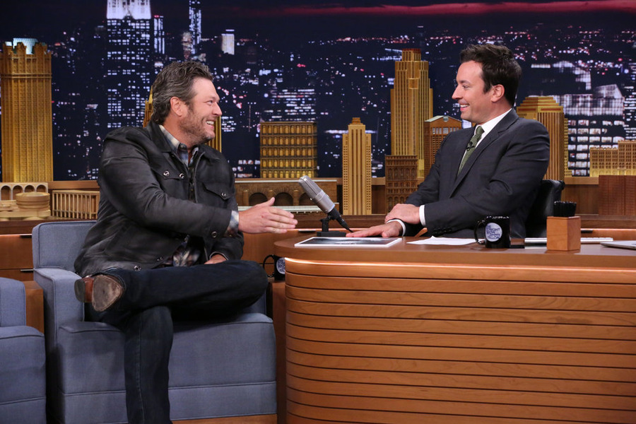 Blake Shelton Eats Sushi for the First Time with Jimmy Fallon – Watch the Video!