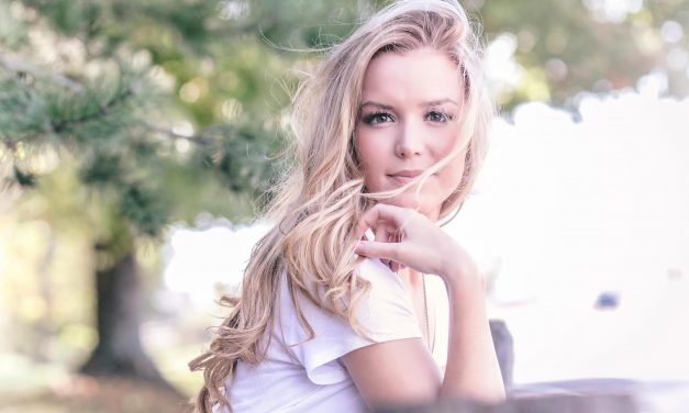 Sarahbeth Taite Talks Touring, “He Loves Me,” & Her Love for Reba McIntire + Dolly Parton – Read the Q&A!