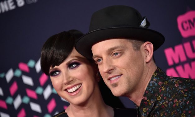 Thompson Square to Perform “You Make It Look So Good” on TODAY this Friday