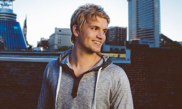 Levi Hummon Talks Debut EP, CMA Fest, + Favorite Spots in Nashville – Read the Q&A!