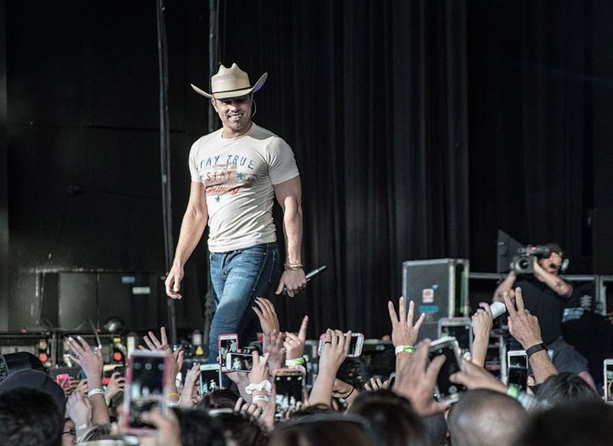 Dustin Lynch Announces New Clothing Line “Stay County” – All the Details!