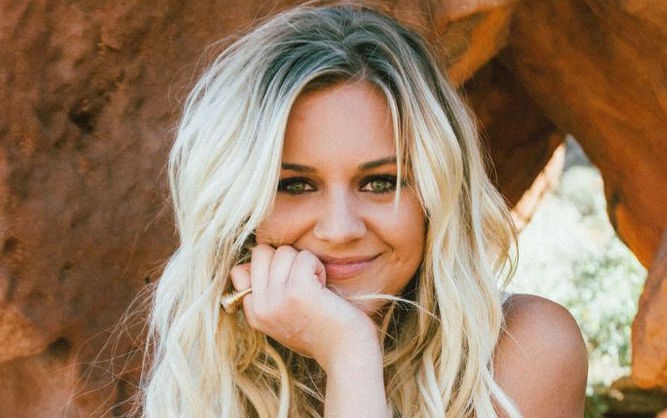 Kelsea Ballerini to Appear at Teen Choice 2016 This Weekend & Perform at the Bluebird Cafe Next Month