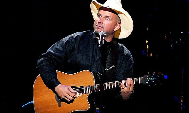 Garth Brooks to Play First Headlining Show at The Ryman this Fall