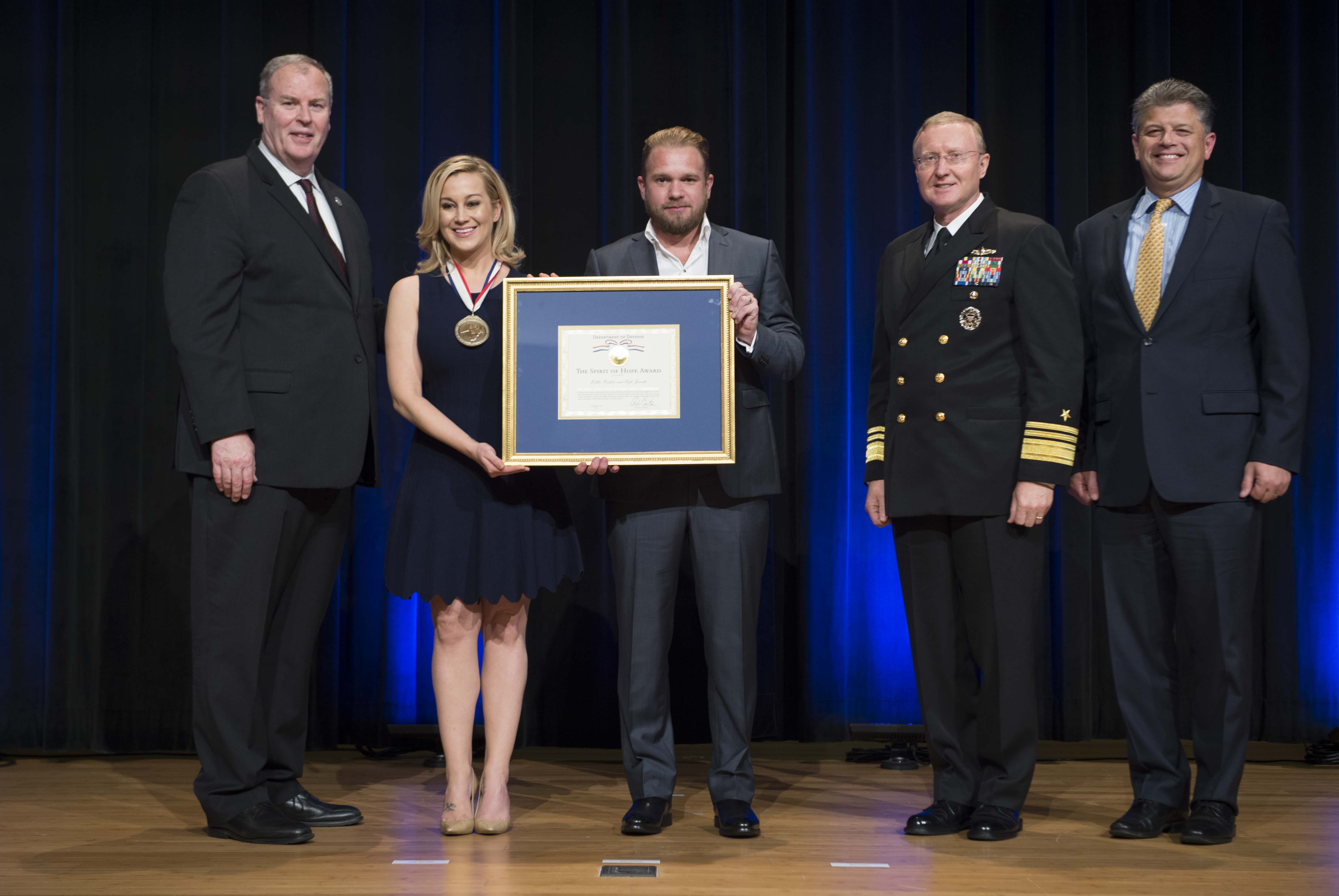 Kellie Pickler Honored With Department of Defense Spirit of Hope Award in D.C. Kellie Pickler Honored With Department of Defense Spirit of Hope Award in D.C.