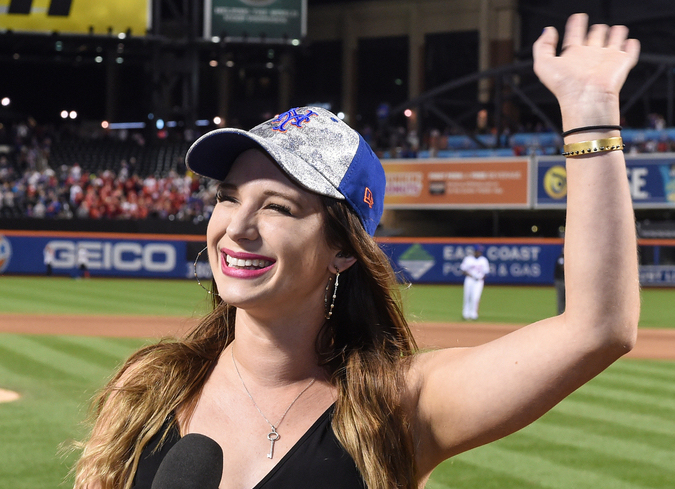 Olivia Lane Performs “God Bless America” During Seventh Inning Stretch at New York Mets Game