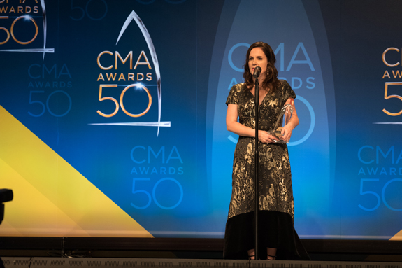 Lori McKenna Wins “Song of the Year” for “Humble & Kind” at the 50th Annual CMA Awards