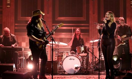 WATCH: Chris and Morgane Stapleton Perform “You Are My Sunshine” on Jimmy Fallon