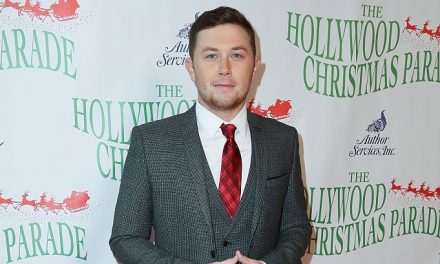 VIDEO: Scotty McCreery Shares Holiday Traditions at the 2016 Hollywood Christmas Parade