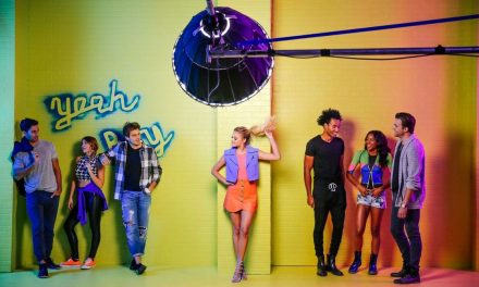 Kelsea Ballerini Takes Us Back to the 90s with “Yeah Boy” Music Video – Watch