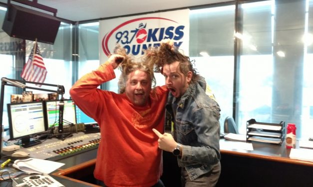 Jeremy McComb Headlines 93.7 Kiss Country Birthday Bash