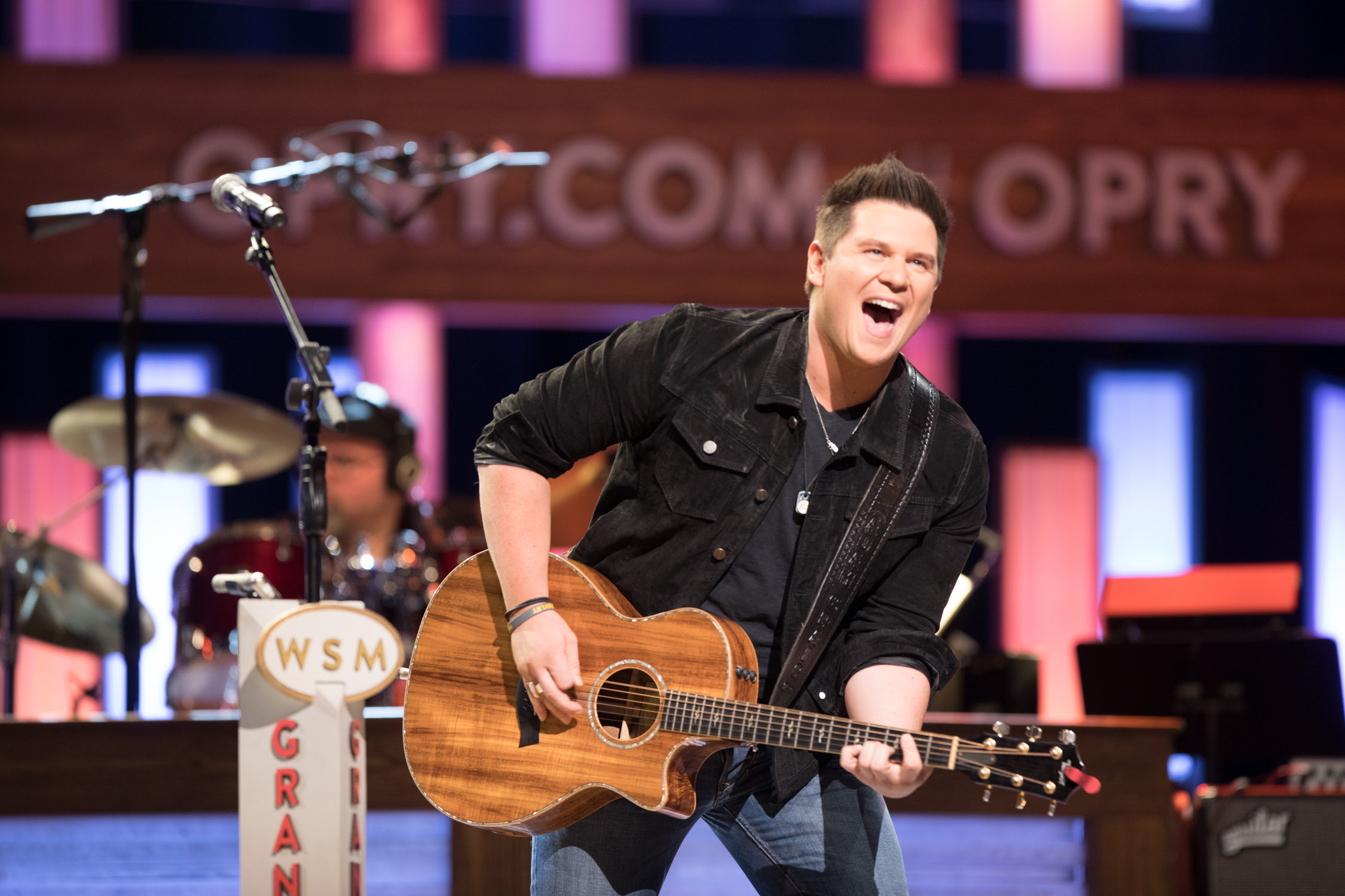 Adam Craig’s “Just A Phase” Has Officially Hit Country Radio Adam Craig’s “Just A Phase” Has Officially Hit Country Radio