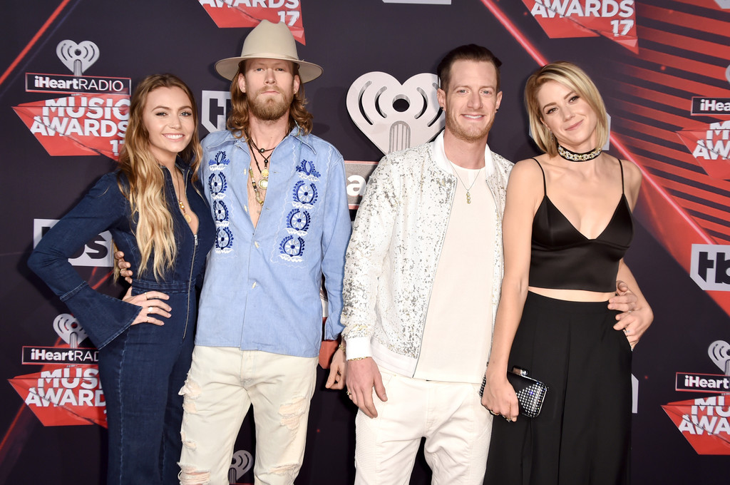2017 iHeartRadio Music Awards – Country Red Carpet Arrivals