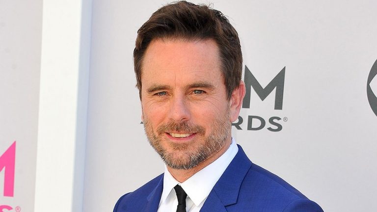 Charles Esten Will Host the 2017 CMT Music Awards