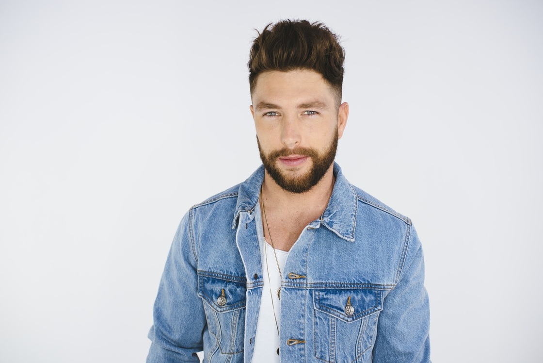 Chris Lane’s “For Her” Has Cracked the Top 25 on Country Radio
