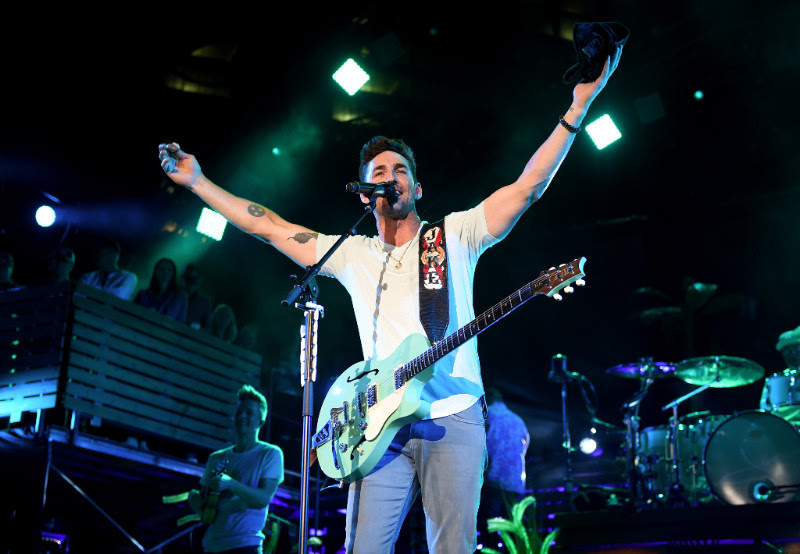 Jake Owen is Bringing the Good Times and Good Vibes with Three Sold Out Shows Last Weekend