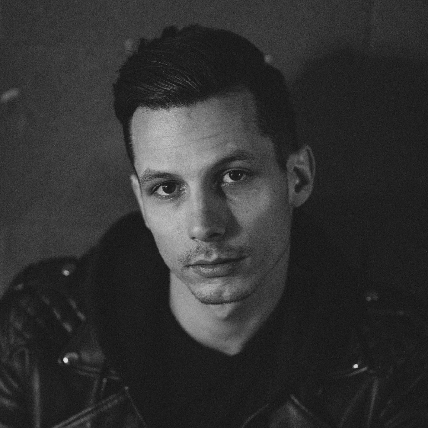 Devin Dawson Premieres New “All On Me” Music Video – Watch Now