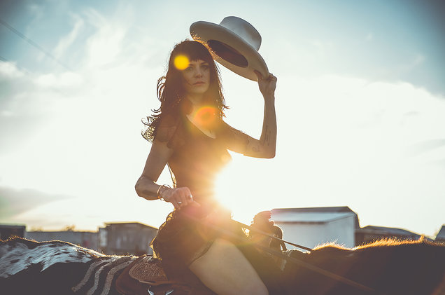 Country Singer Nikki Lane’s Stage Stop Marketplace Heads to Stagecoach 2018