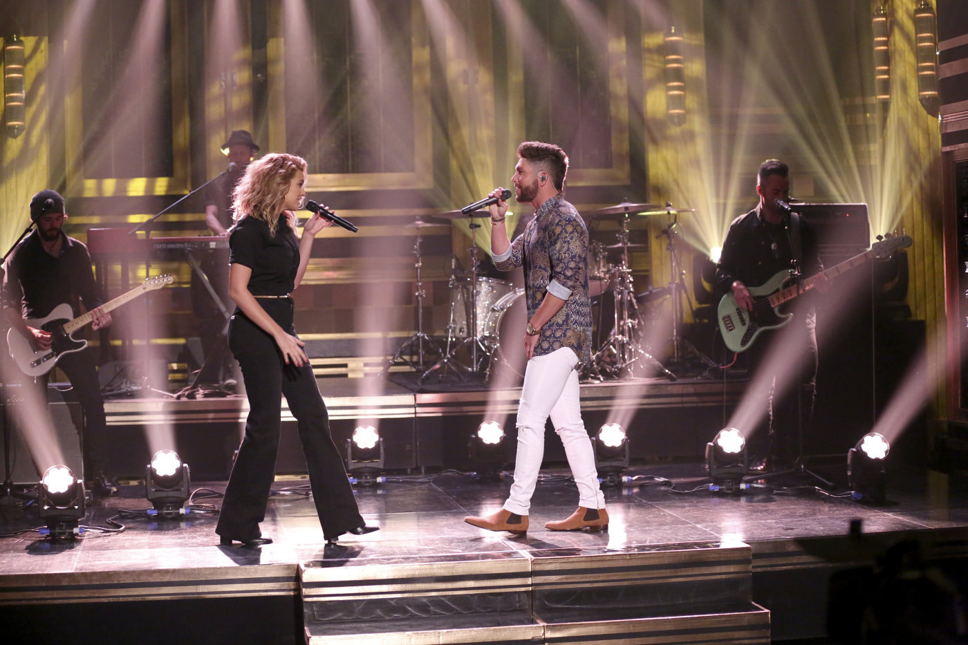 WATCH: Chris Lane and Tori Kelly Perform “Take Back Home Girl” on The Tonight Show