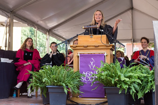 Jennifer Nettles Brings Words of Wisdom to Alma Mater’s 129th Commencement – Watch Now