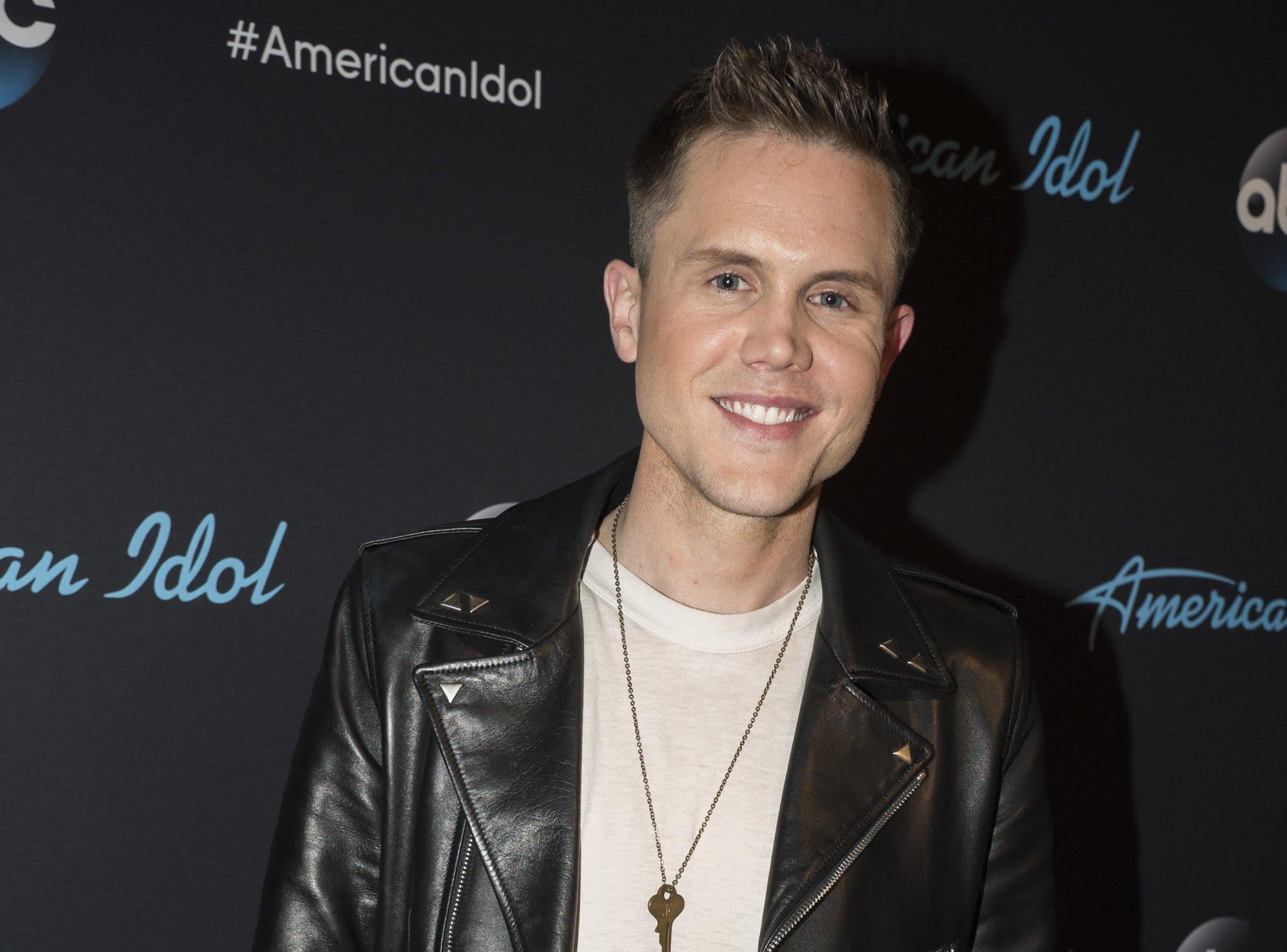 Trent Harmon Delivers Powerful Acoustic Performance of Song “On Paper” – Watch Now