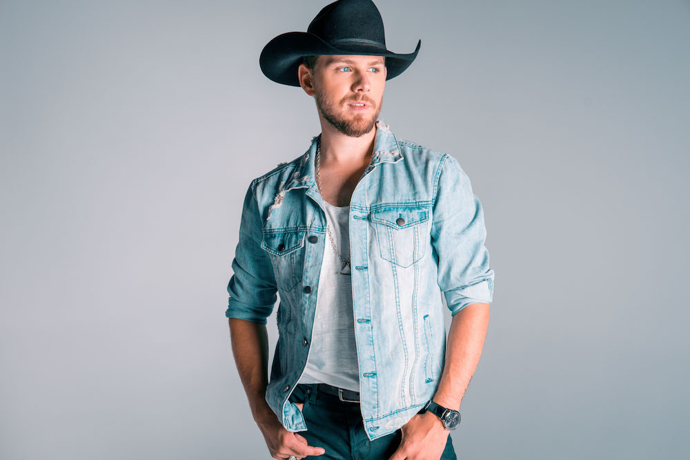 Brett Kissel Says that Opening for Garth Brooks is “Exactly What Cloud 9 Feels Like”