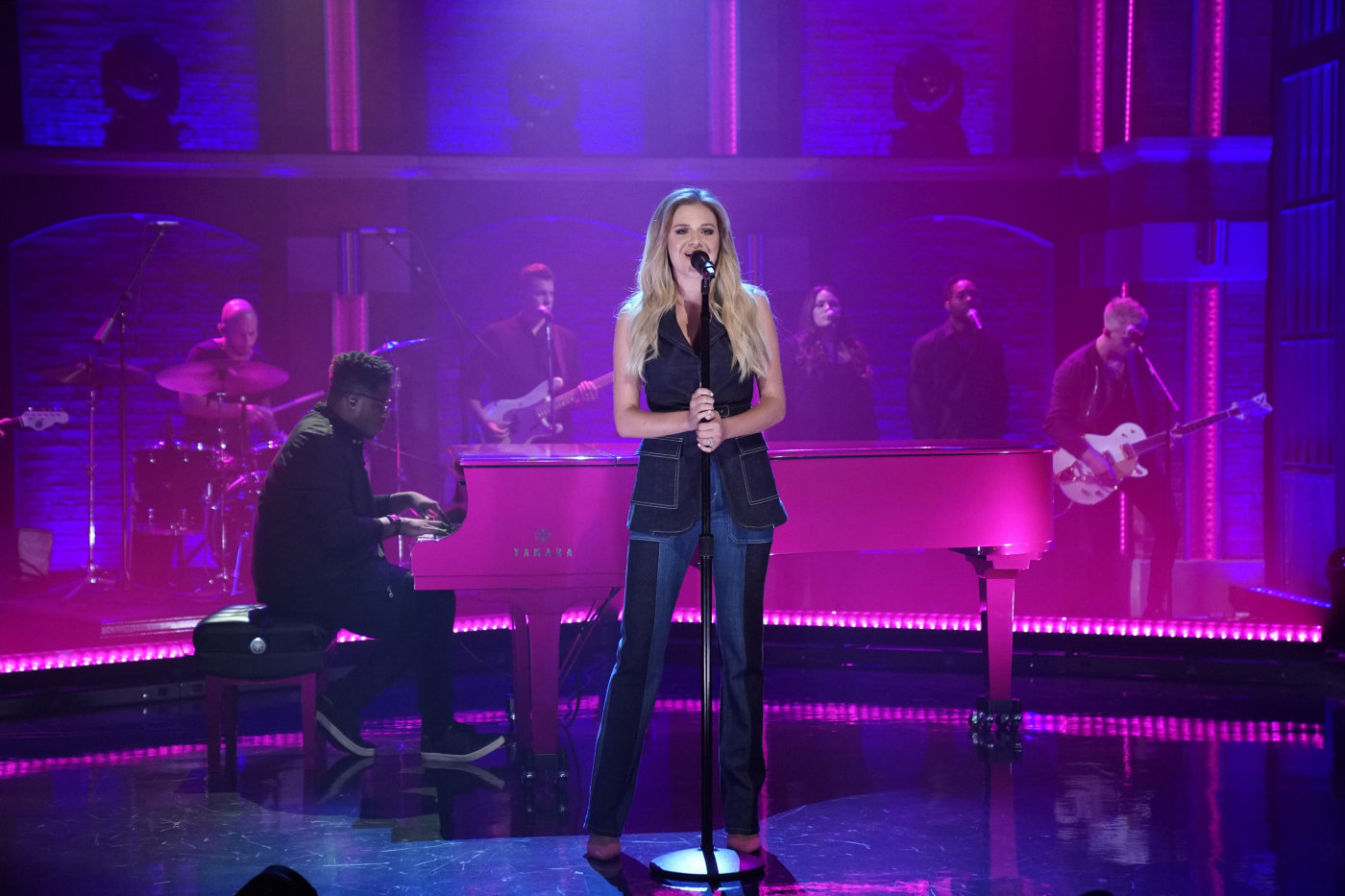 Kelsea Ballerini May Hate Love Songs, But She Loves Late Night with Seth Meyers