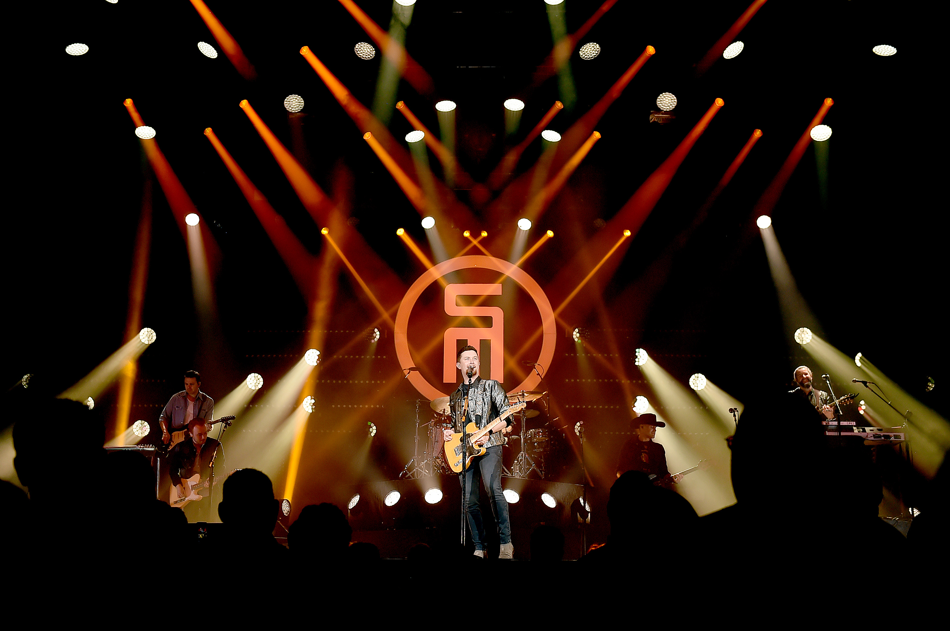 Scotty McCreery Brings Fans To Their Feet With New Tunes at the Historic Ryman Auditorium