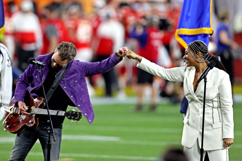 Jazmine Sullivan and Eric Church Perform Chilling Rendition of National Anthem At 2021 Super Bowl LV (WATCH)
