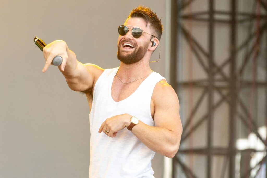 dylanscotttour Celeb Secrets Country