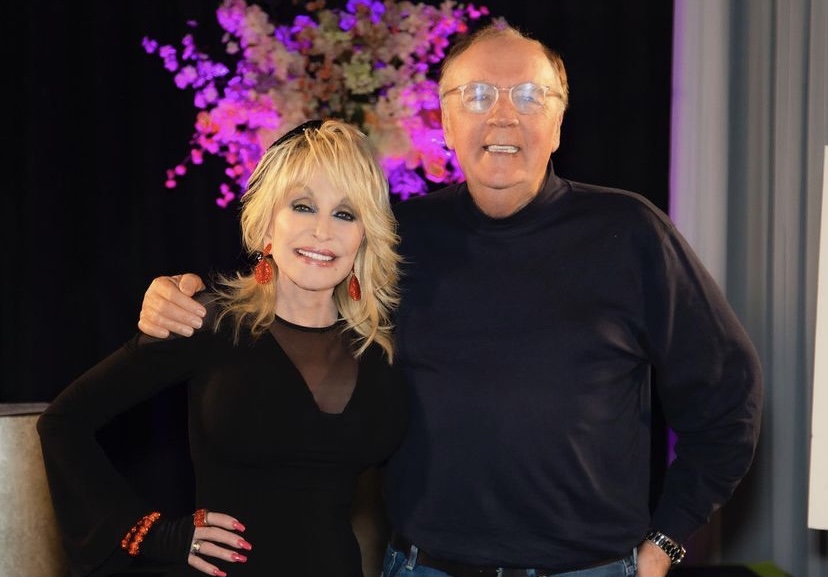 Dolly Parton Sets Plans to Release Her First Novel “Run, Rose, Run”