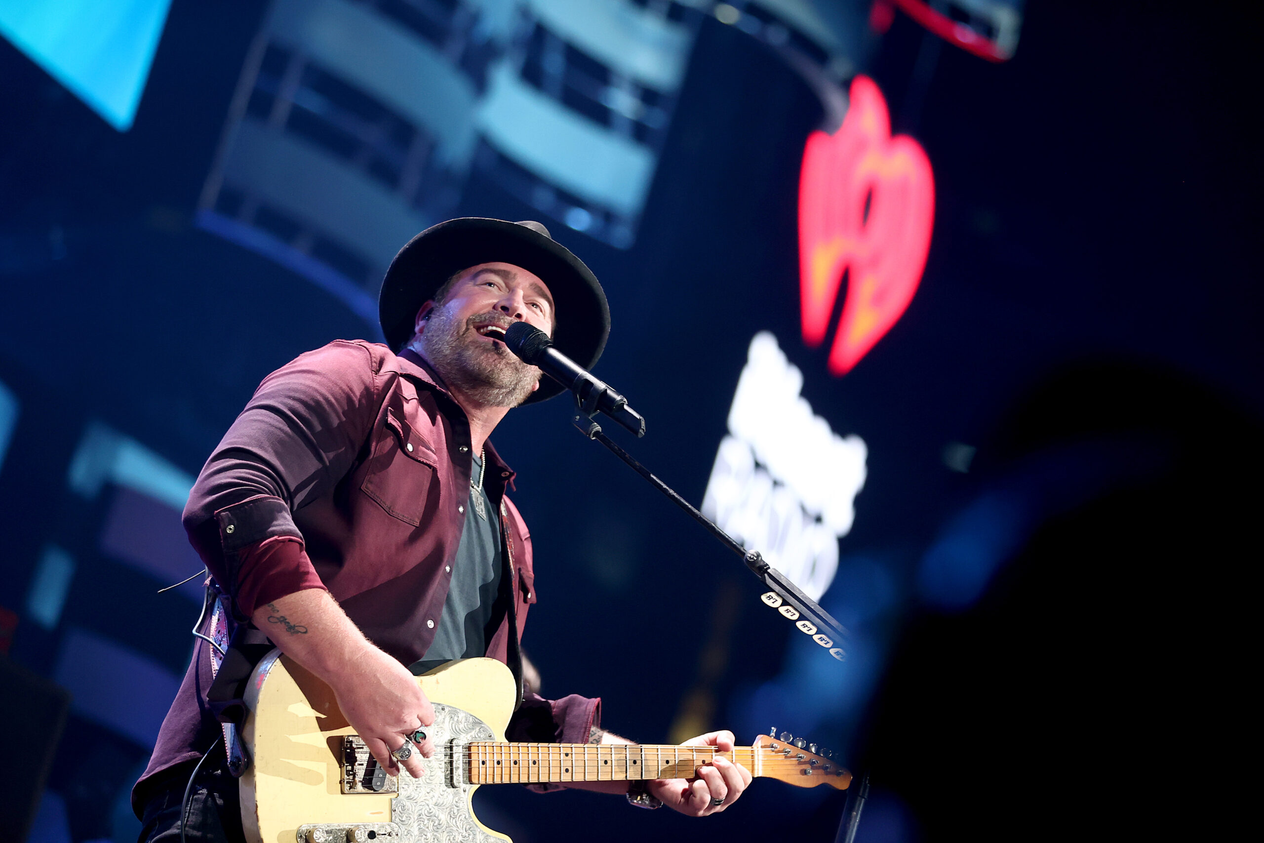 Lee Brice Reacts to AMAs Nomination For “Hey World” – 'It Was Really Big to  Get that News' (Exclusive) – Celeb Secrets Country