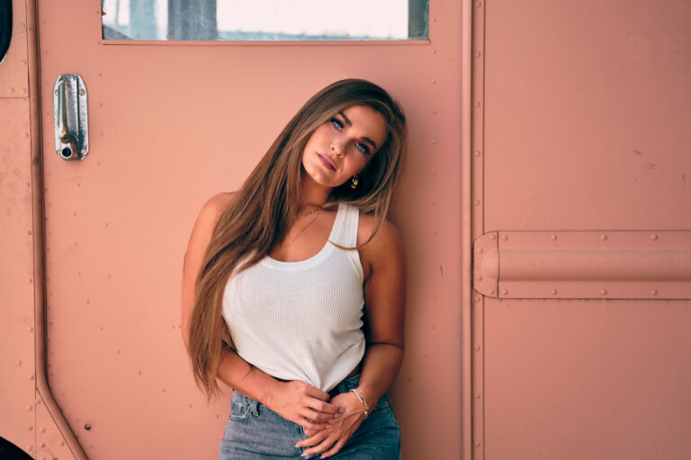 Tiffany Woys Brings Stunning, Stripped Rendition of LeAnn Rimes’ “Probably Wouldn’t Be This Way” to New EP (Premiere)