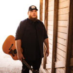 LukeCombs_CAA