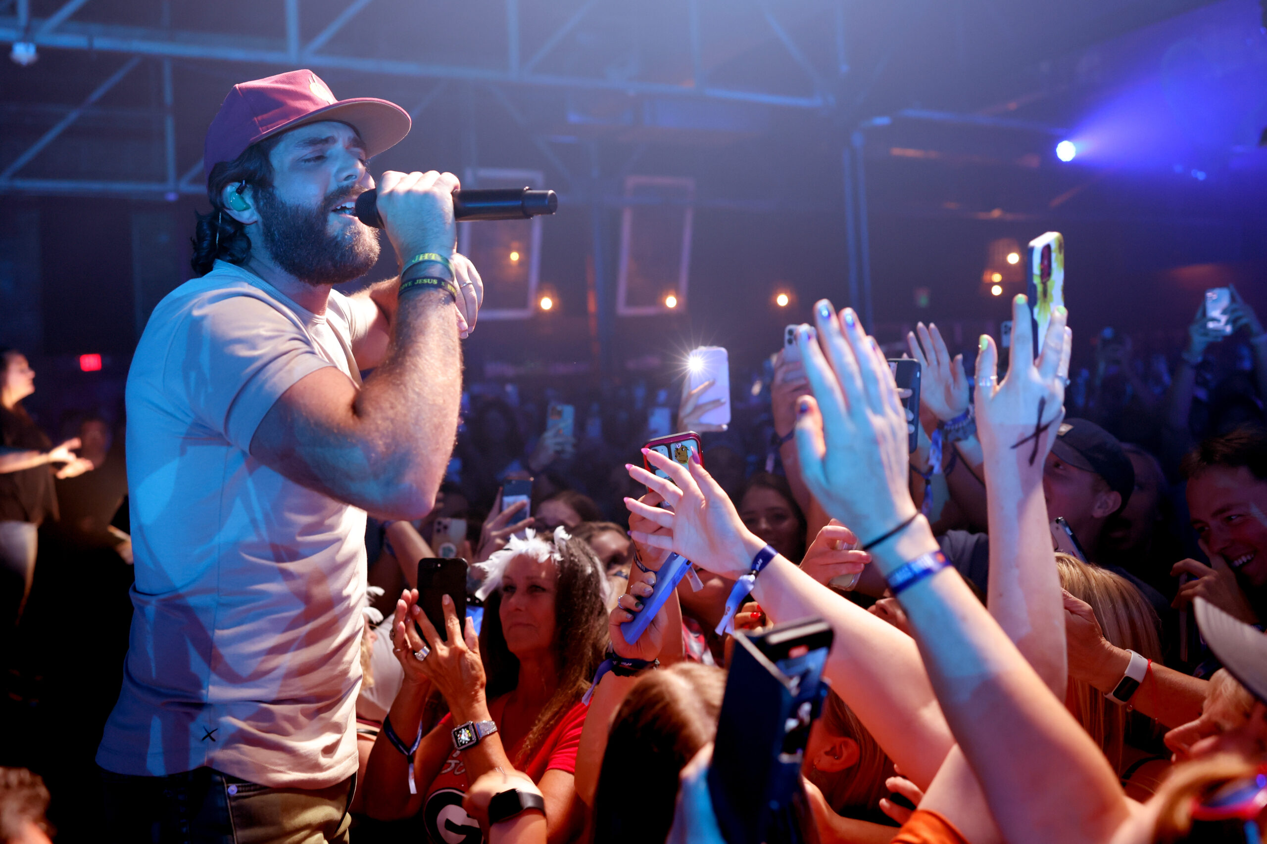 Thomas Rhett Previews Upcoming “Bring The Bar To You Tour” with Special Pandora Live Concert (Review)