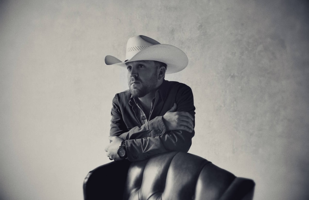 New Music Friday: Justin Moore Unleashes New Album, “Stray Dog” Giving us Everything We Wanted
