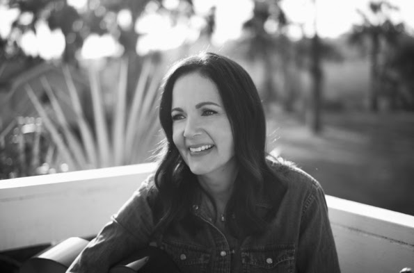 Lori McKenna Discussess Life’s Many Stages in New Album ‘1988’ (Review)