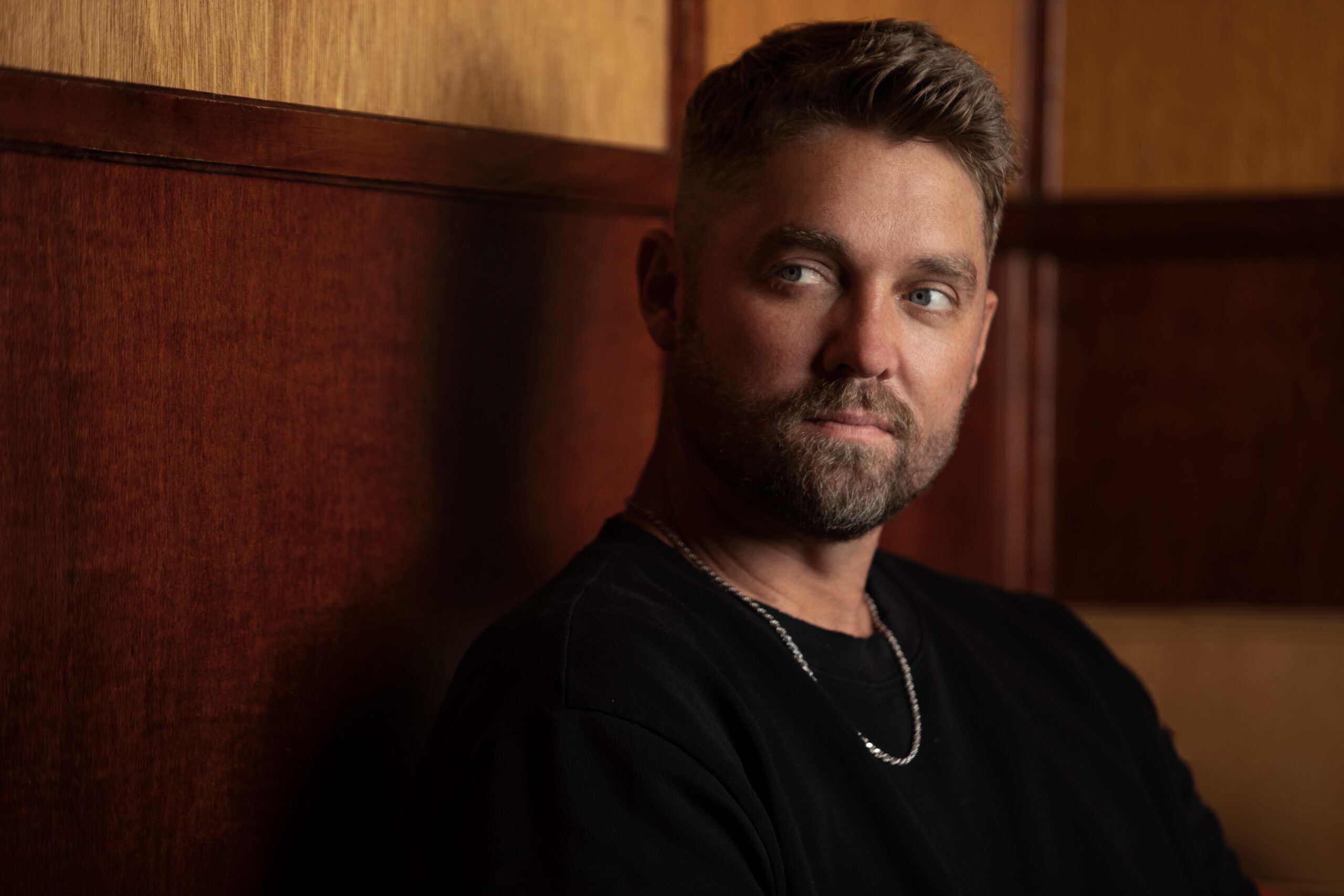Brett Young Announces UK and European Tour Dates In 2024